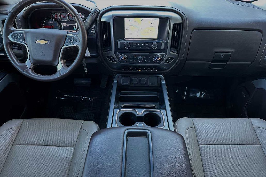 2015 Chevrolet Silverado 3500HD LTZ image 2