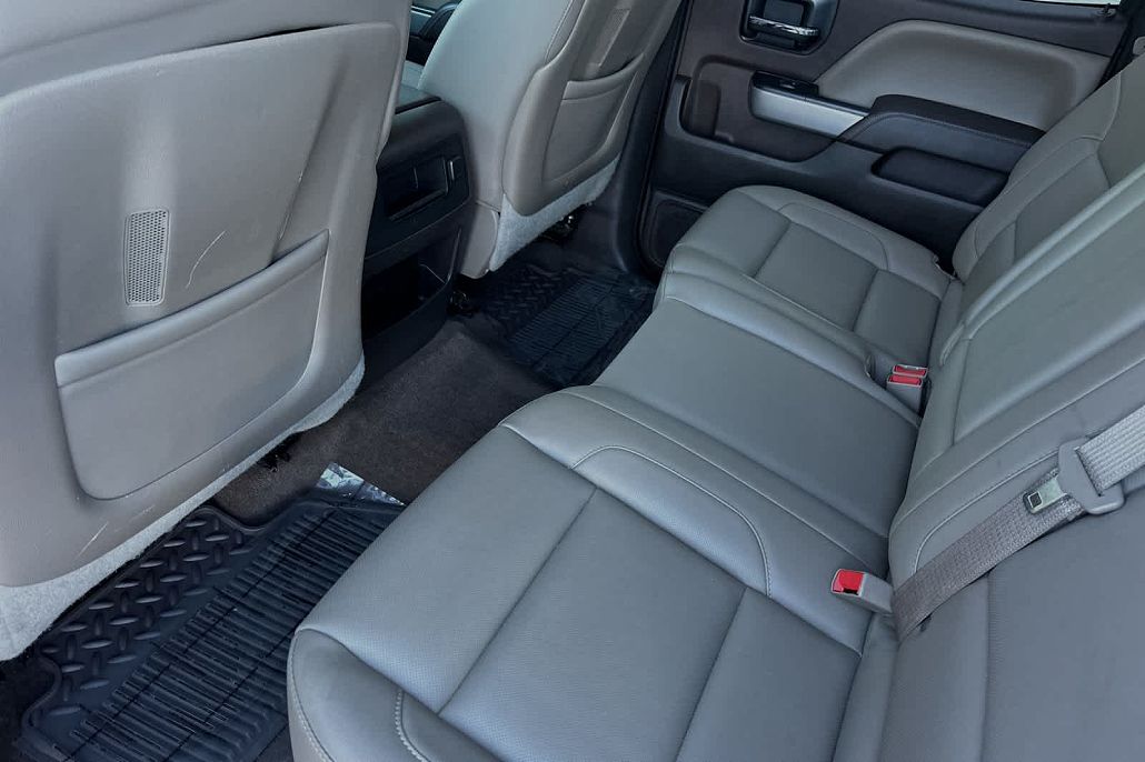 2015 Chevrolet Silverado 3500HD LTZ image 3