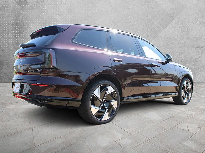 2025 Volvo EX90