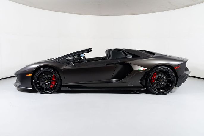 2022 Lamborghini Aventador