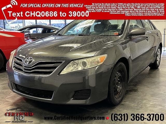 2010 Toyota Camry LE image 0