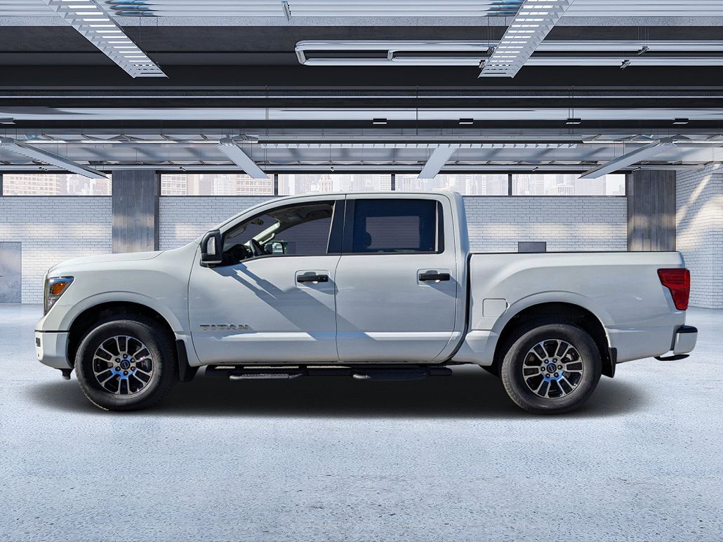 2024 Nissan Titan SV image 5