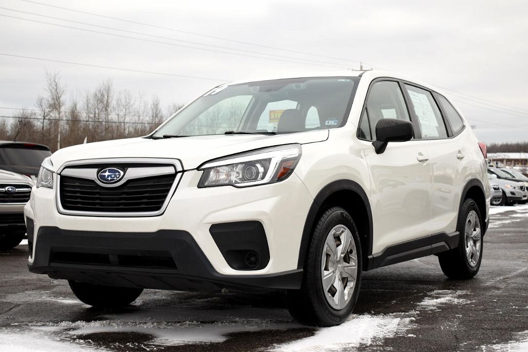 2019 Subaru Forester null image 2