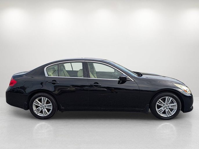 2011 Infiniti G37