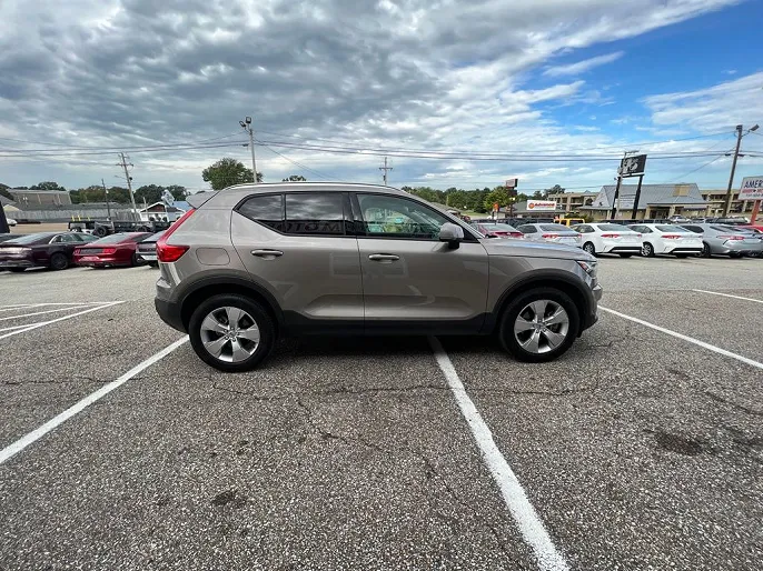 2022 Volvo XC40