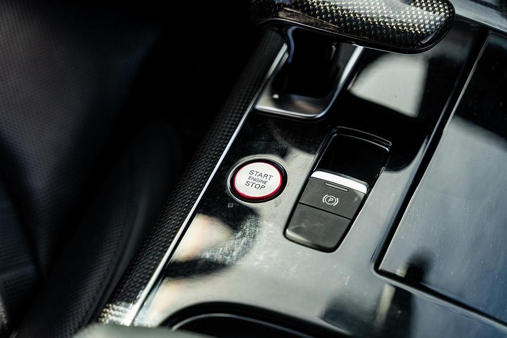 2015 Audi S8 null image 22