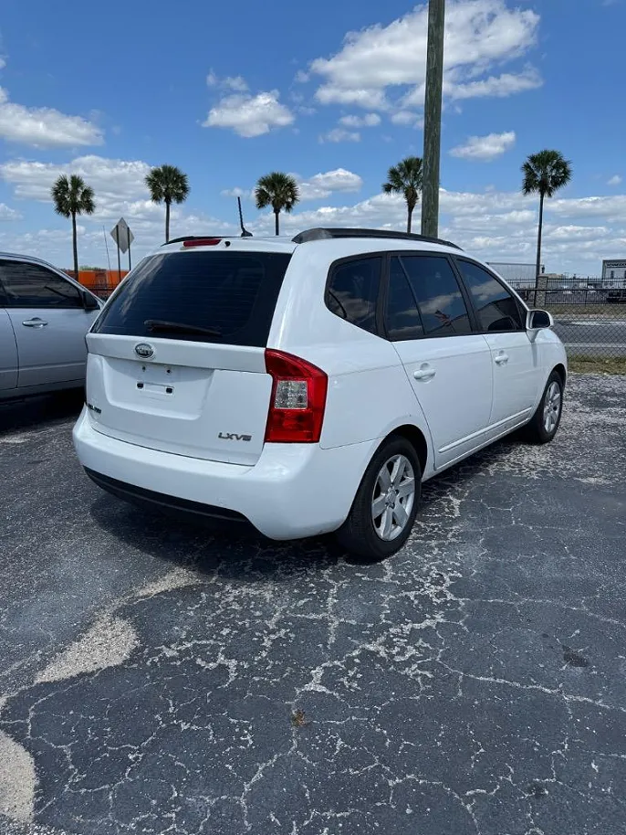 2008 Kia Rondo