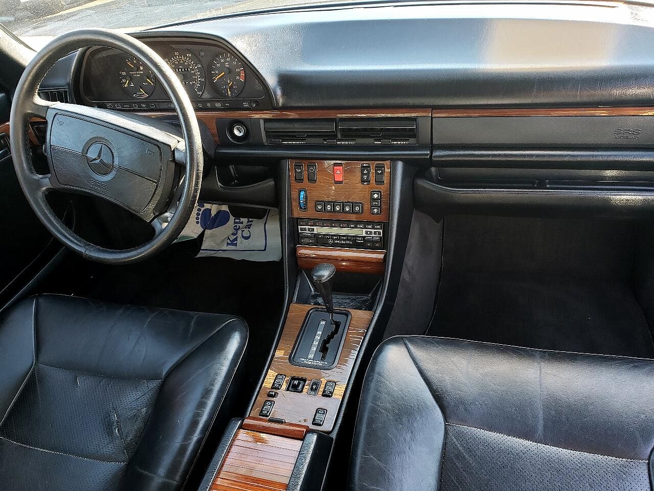 1990 Mercedes-Benz 300 SE image 11