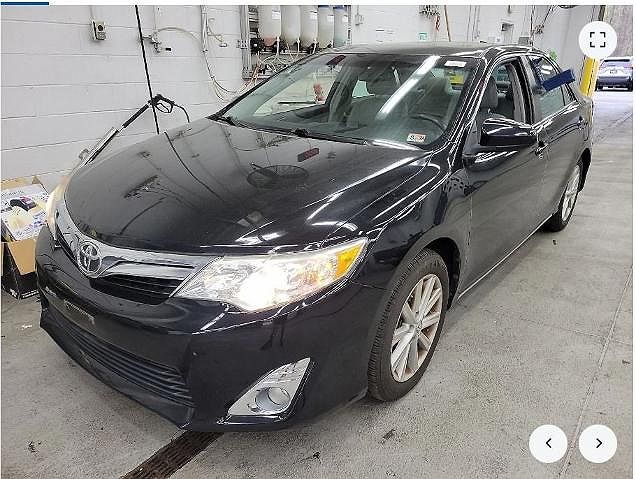 2012 Toyota Camry XLE image 1