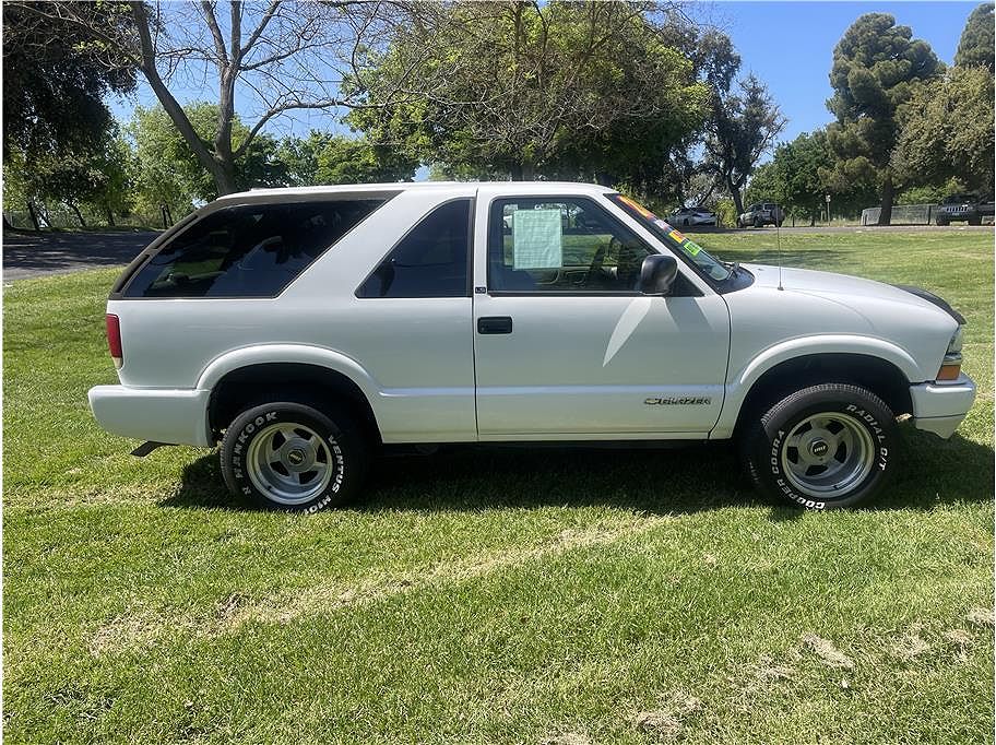 2002 Chevrolet Blazer null image 3