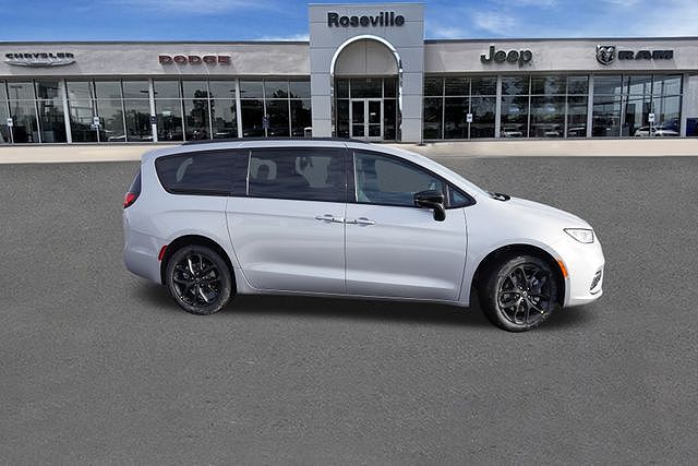 2026 Chrysler Pacifica