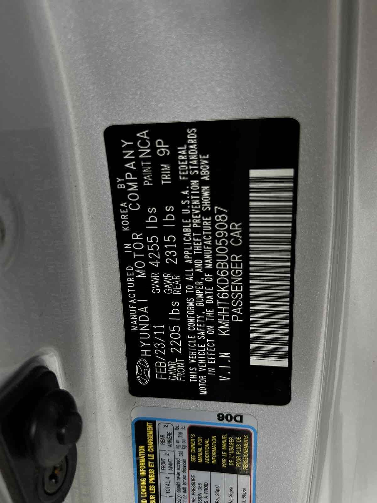 2011 Hyundai Genesis null image 31