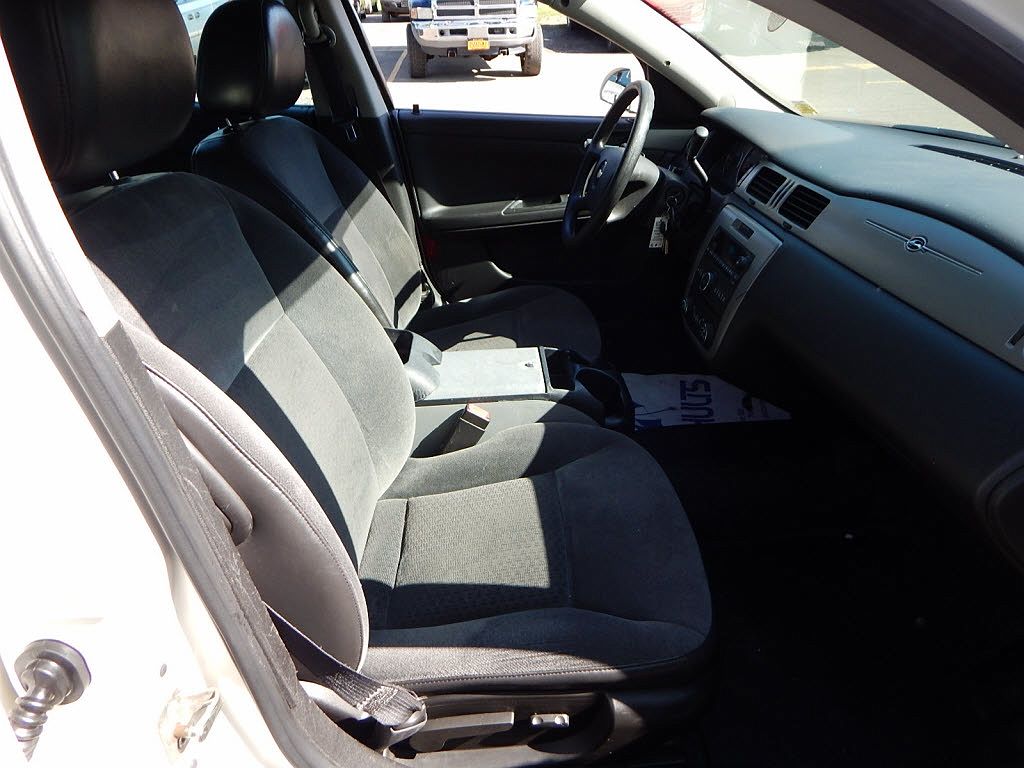 2009 Chevrolet Impala Police image 11