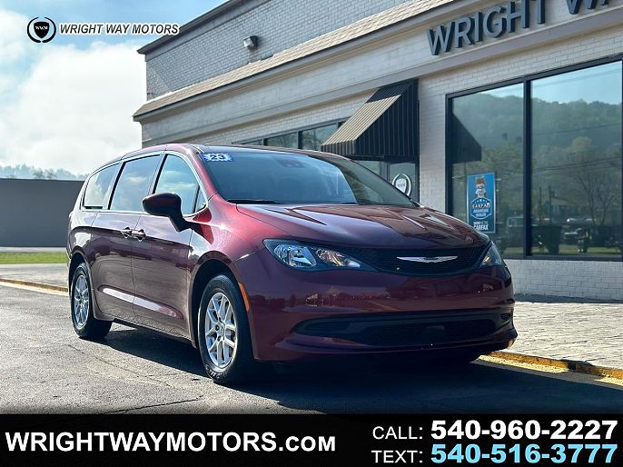 2023 Chrysler Voyager