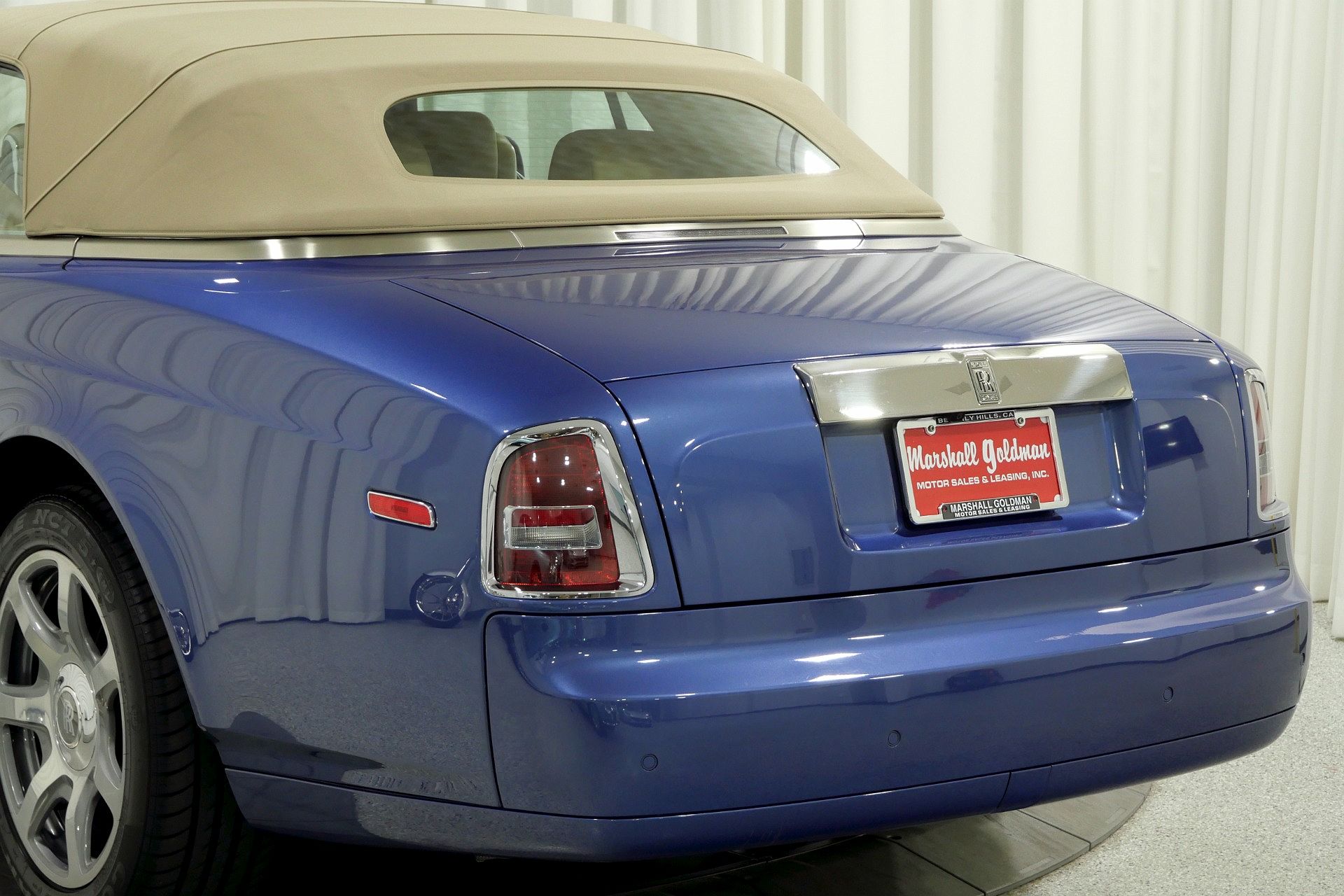 2010 Rolls-Royce Phantom Drophead image 40