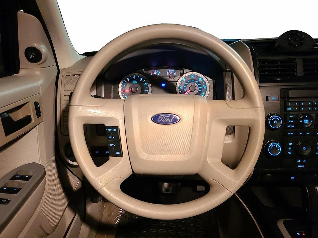 2011 Ford Escape XLS image 10