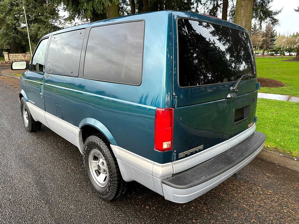 1998 GMC Safari SLX image 2