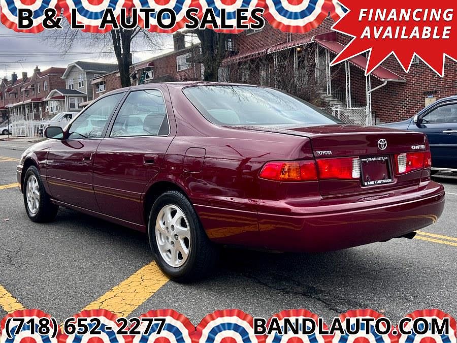 2000 Toyota Camry LE image 4