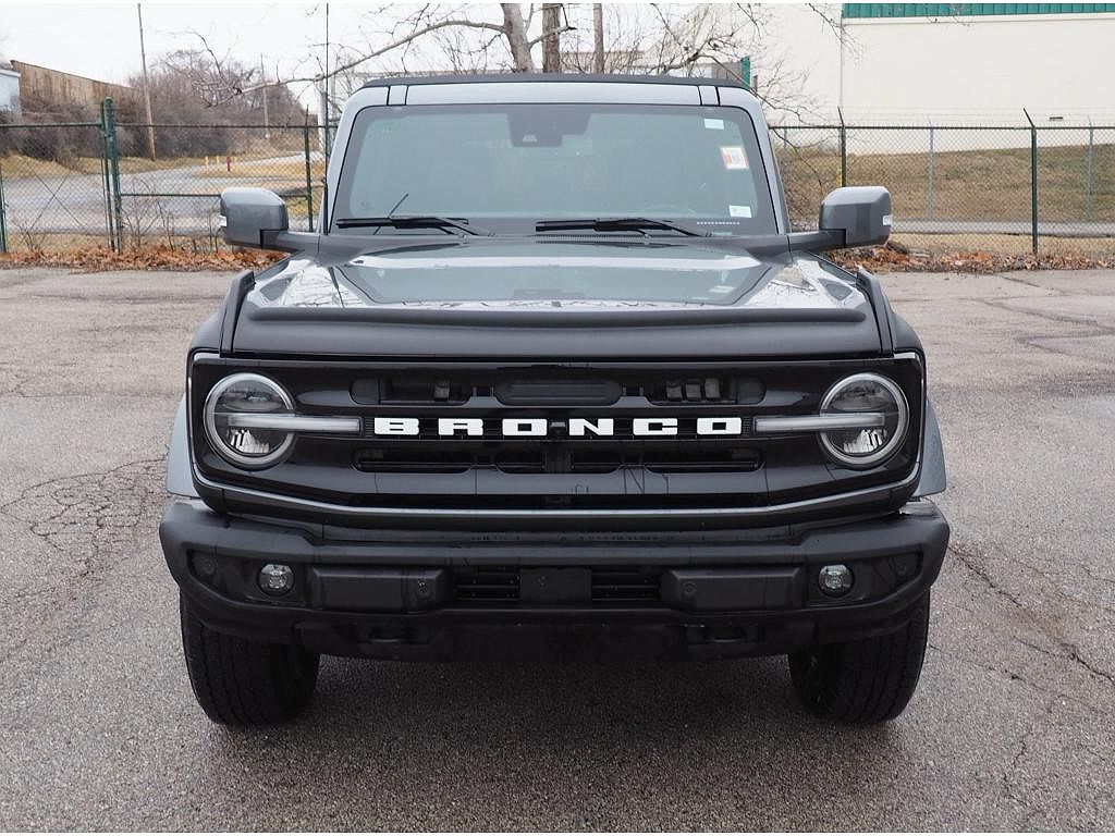 2022 Ford Bronco Outer Banks image 2