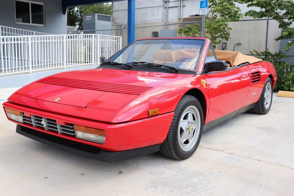 1989 Ferrari Mondial T image 0