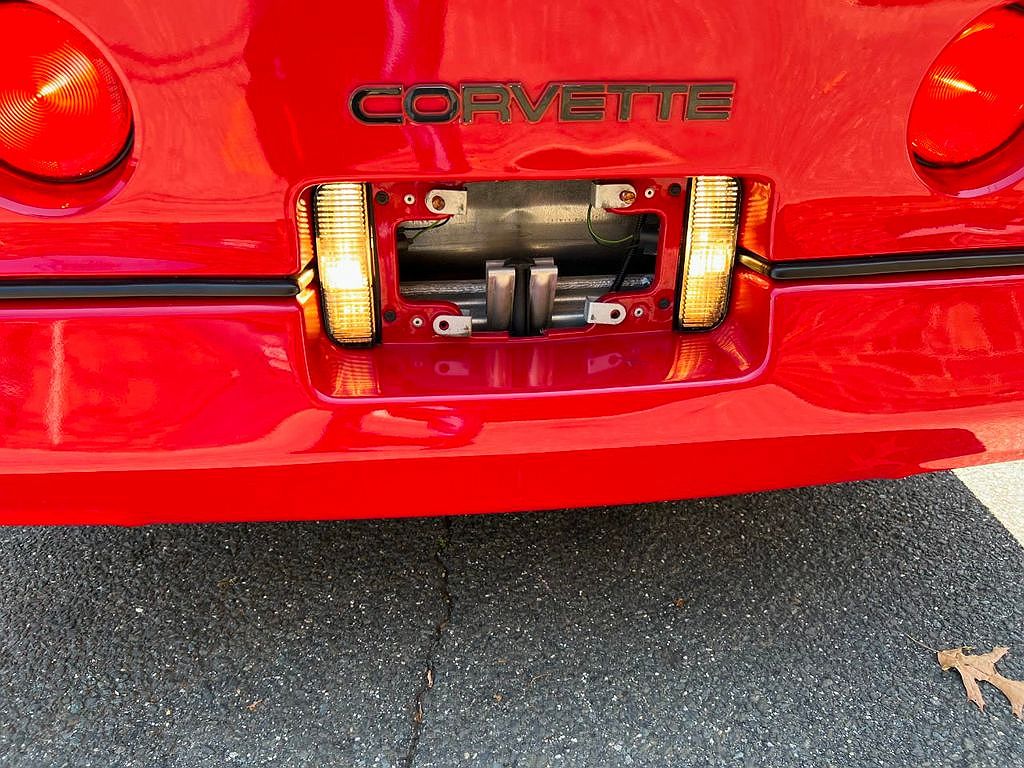 1984 Chevrolet Corvette null image 10
