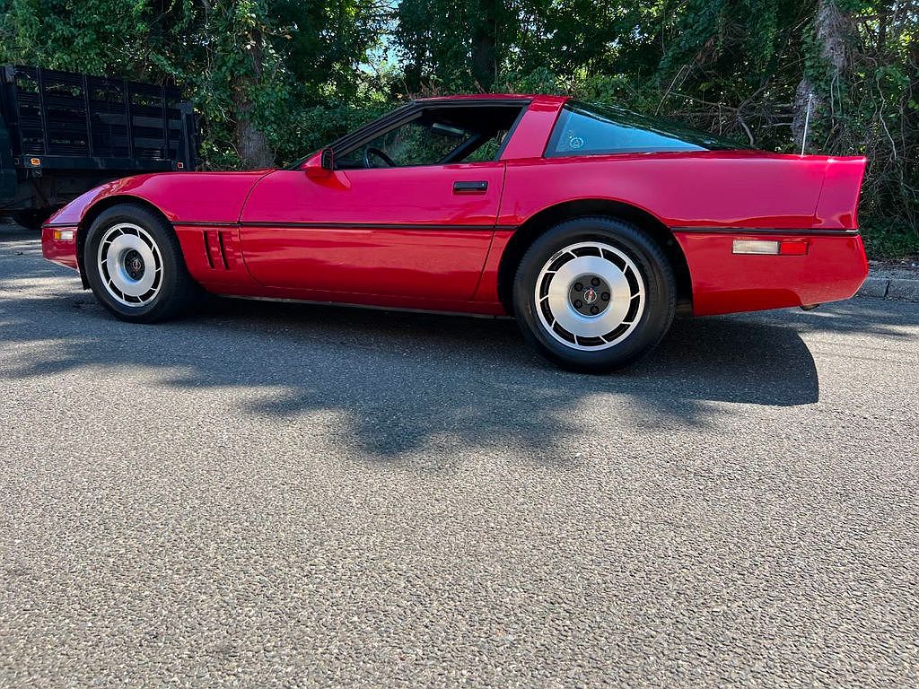 1984 Chevrolet Corvette null image 3