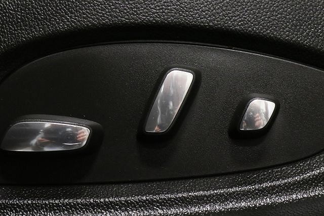 2016 Cadillac XTS Standard image 14