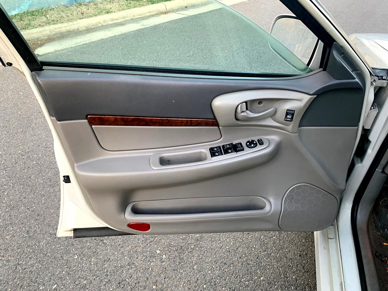 2003 Chevrolet Impala LS image 9