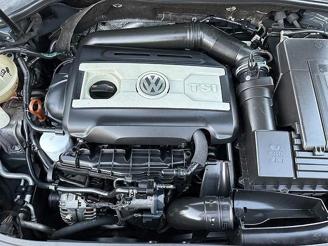 2012 Volkswagen GTI Autobahn image 9