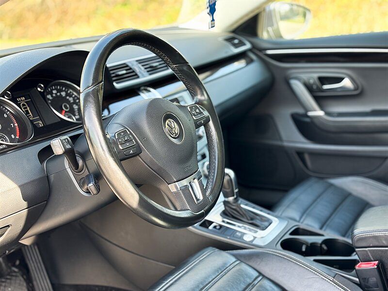 2014 Volkswagen CC Executive image 6