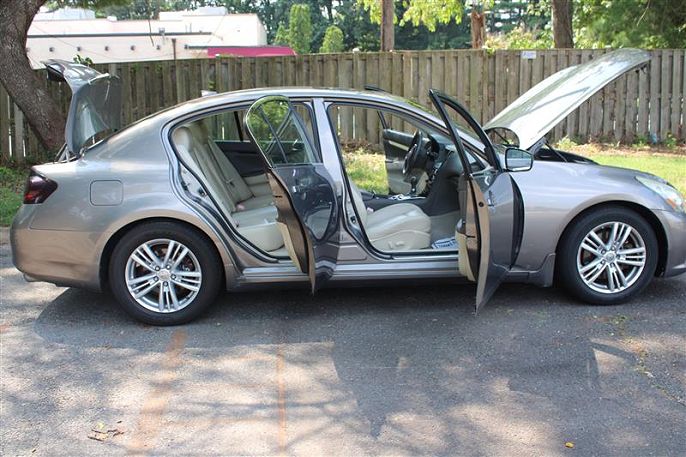 2012 Infiniti G37