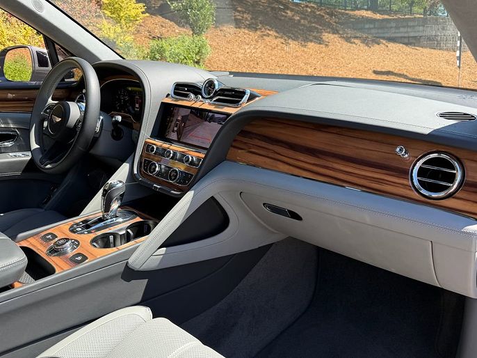 2025 Bentley Bentayga