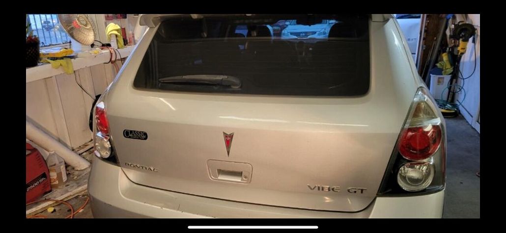 2010 Pontiac Vibe GT image 4