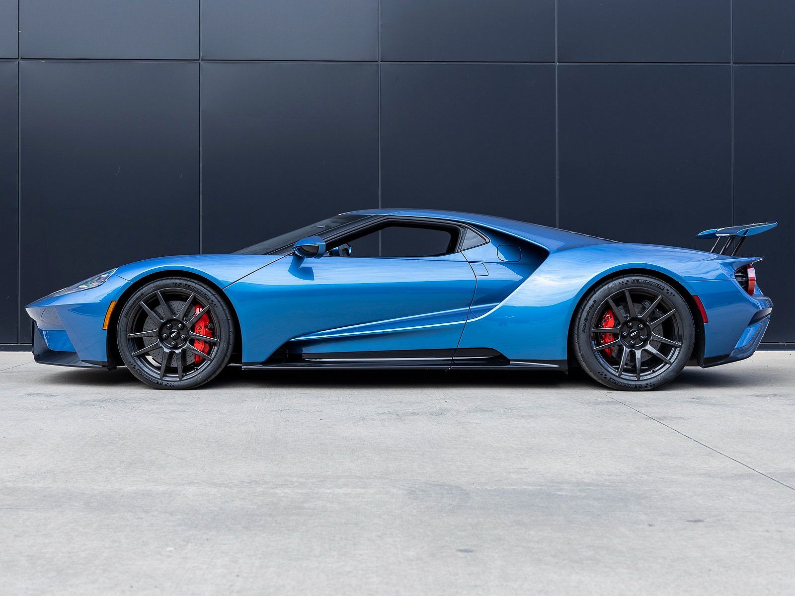 2020 Ford GT null image 10