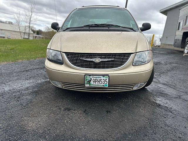 2001 Chrysler Town & Country LXi image 1