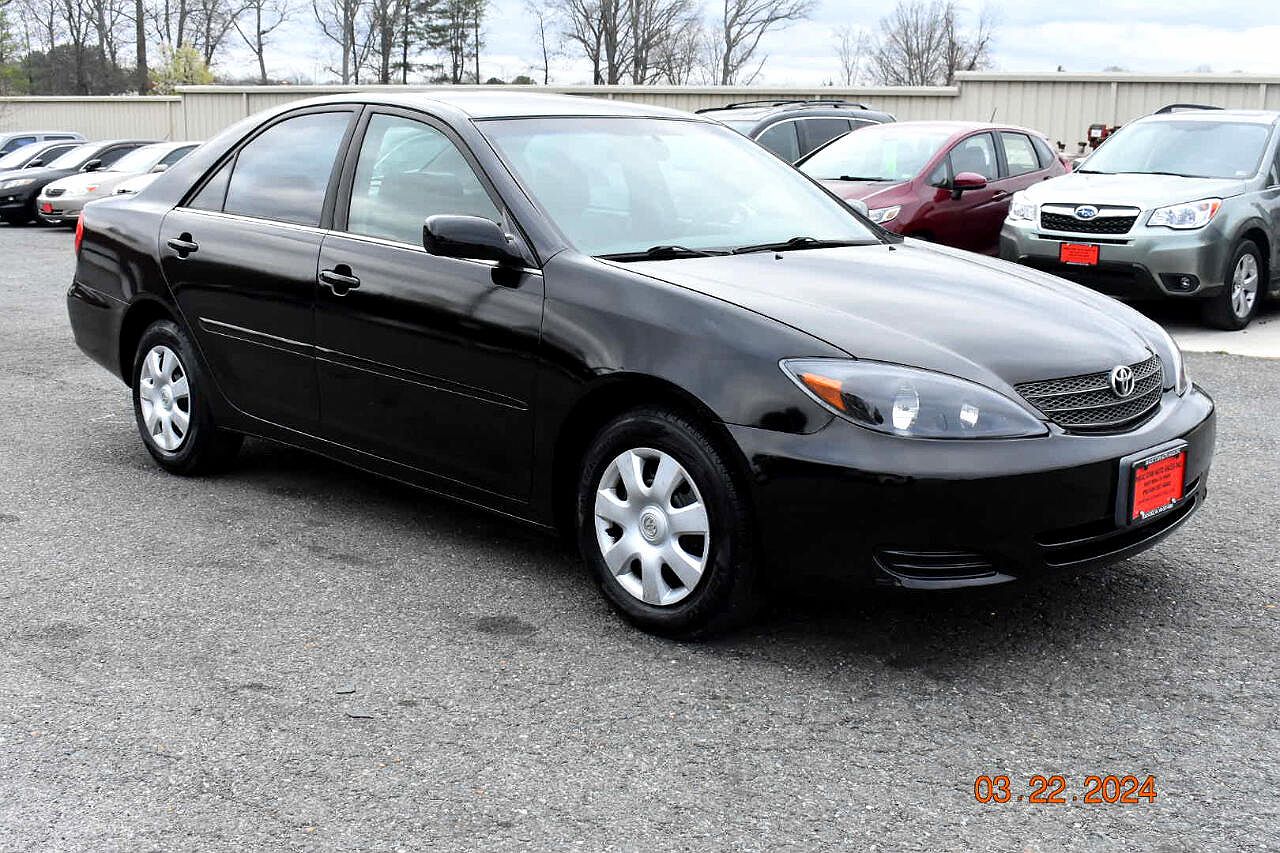 2004 Toyota Camry XLE image 10