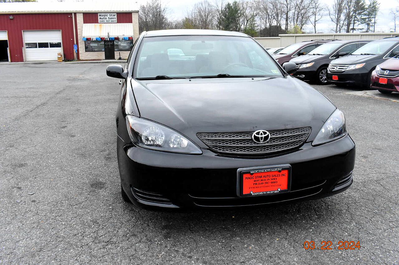 2004 Toyota Camry XLE image 30