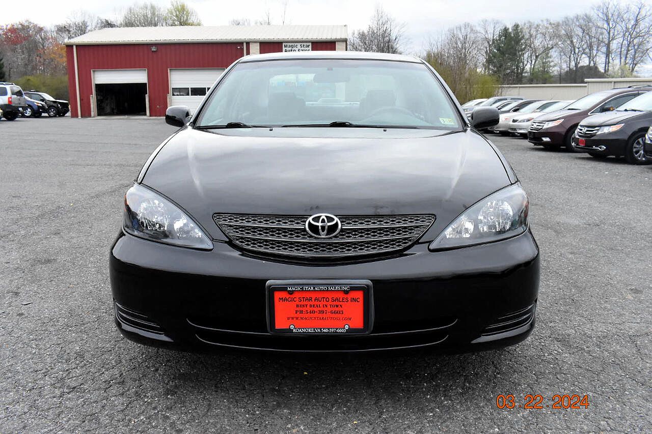 2004 Toyota Camry XLE image 32