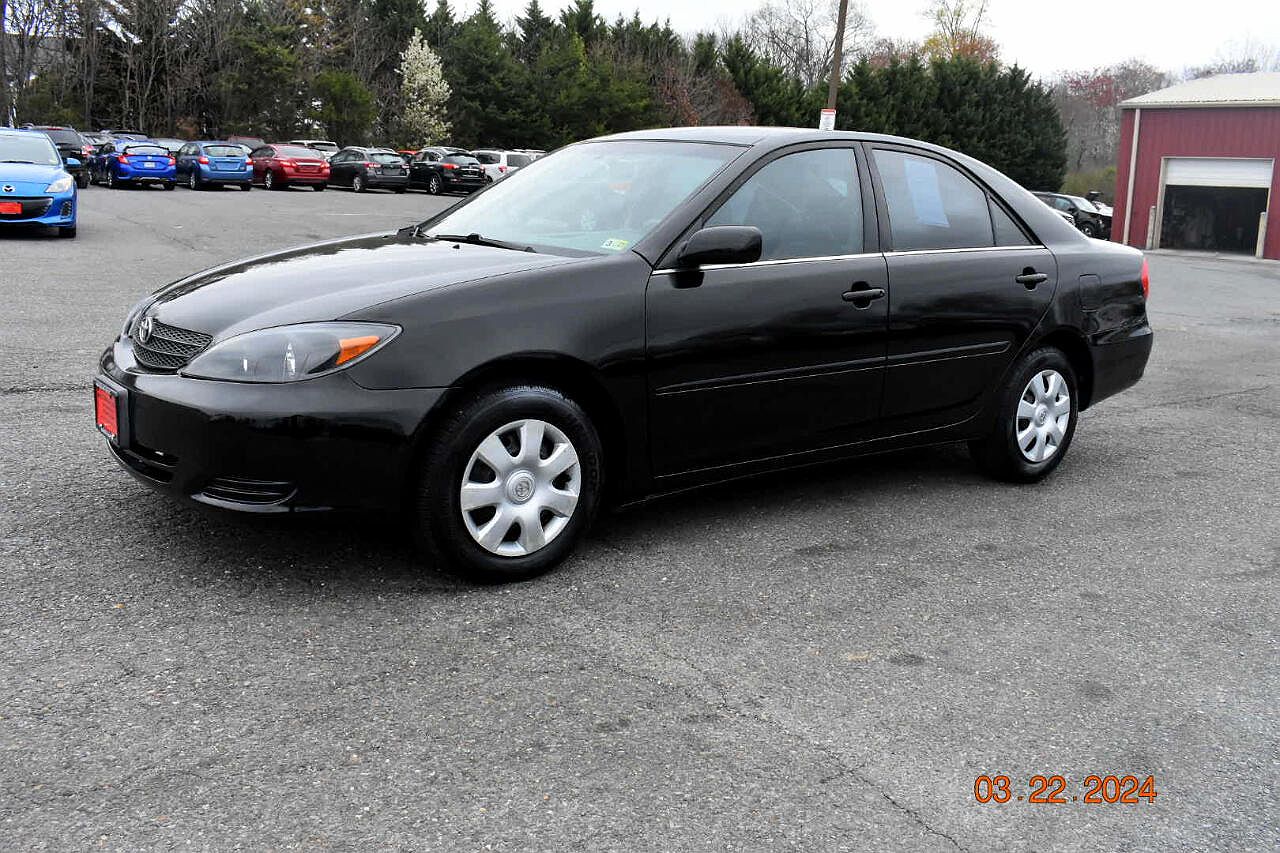 2004 Toyota Camry XLE image 34
