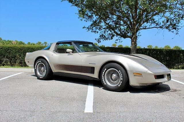 1982 Chevrolet Corvette null image 0