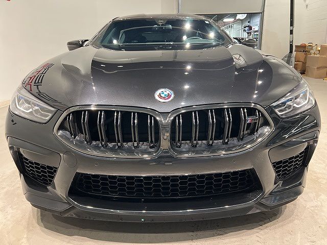 2023 BMW M8