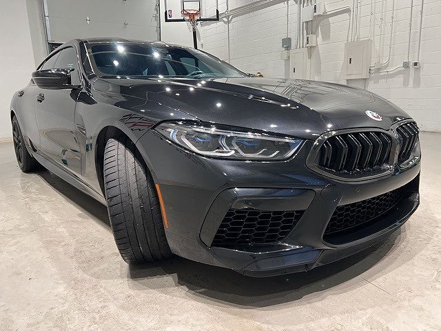 2023 BMW M8