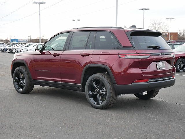 2024 Jeep Grand Cherokee Limited Edition image 2