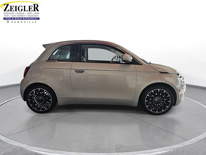 2025 Fiat 500e