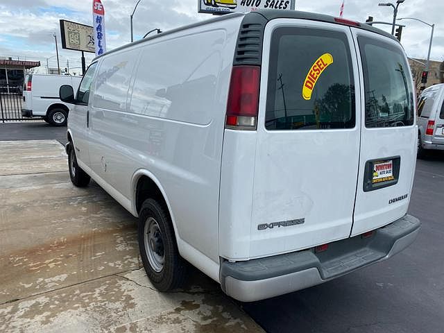 2001 Chevrolet Express 3500 image 4