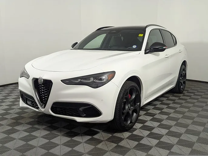 2025 Alfa Romeo Stelvio