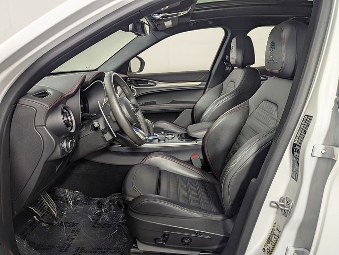 2025 Alfa Romeo Stelvio