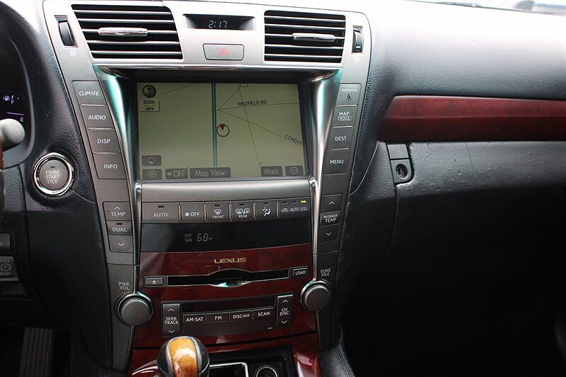 2009 Lexus LS 460 image 13