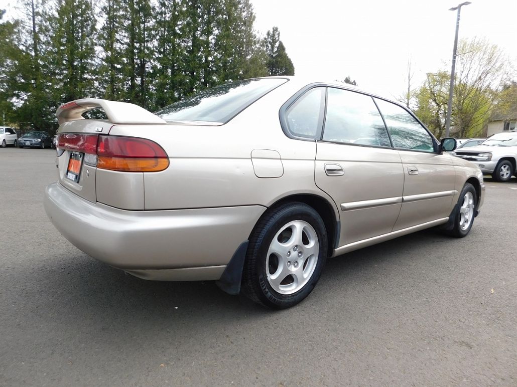 1999 Subaru Legacy L image 1