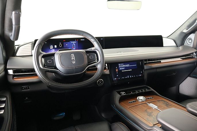 2026 Lincoln Navigator L